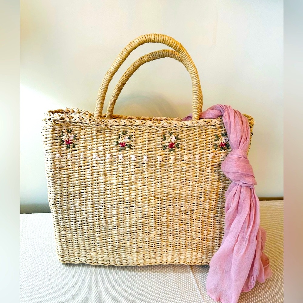 Vintage Mid-Century Cornhusk Market Tote with Petite Woven Pink Accents